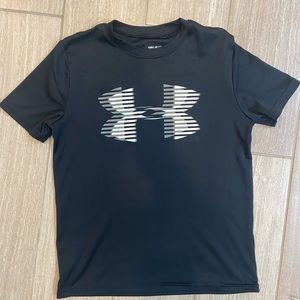 EUC Boys Under Armour Shirt, size small